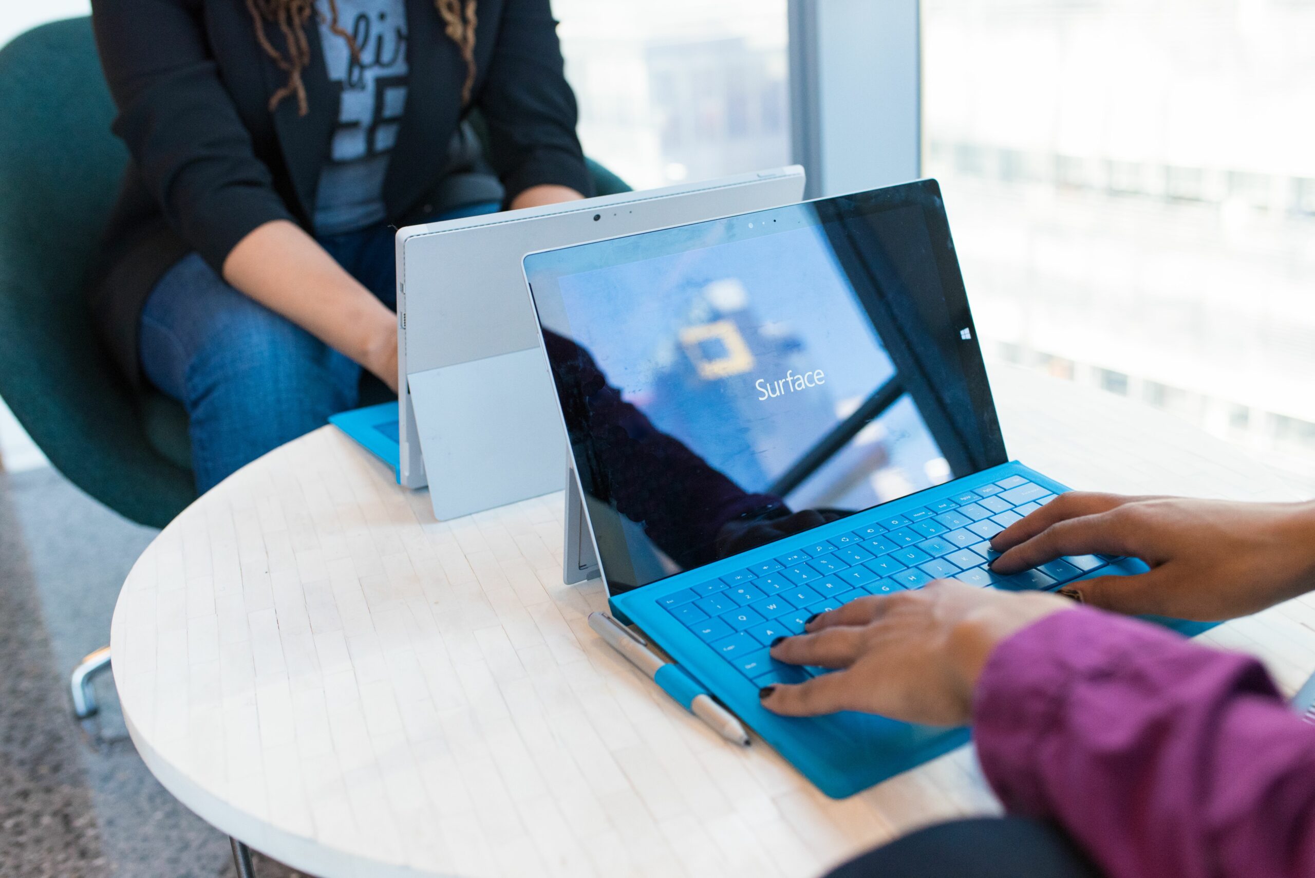 Sourcing tool op een laptop