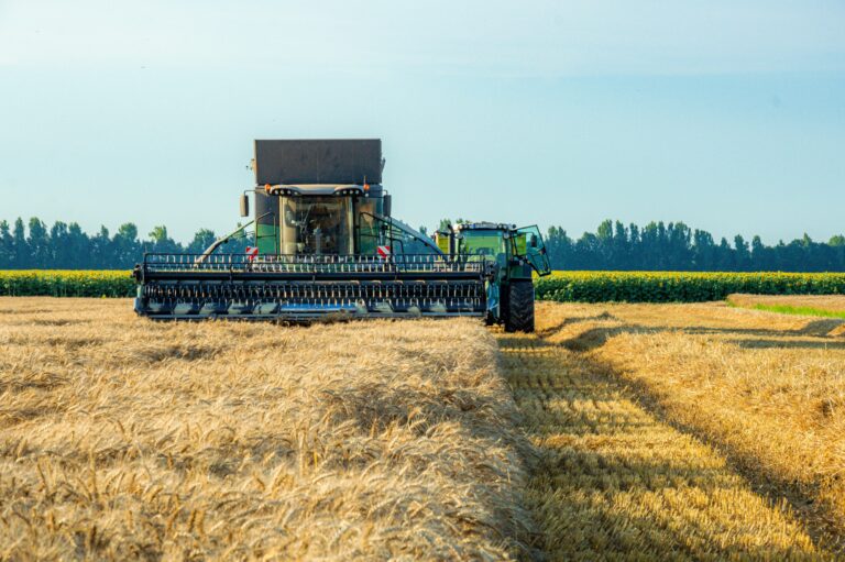 Een trekker in de agrarische sector